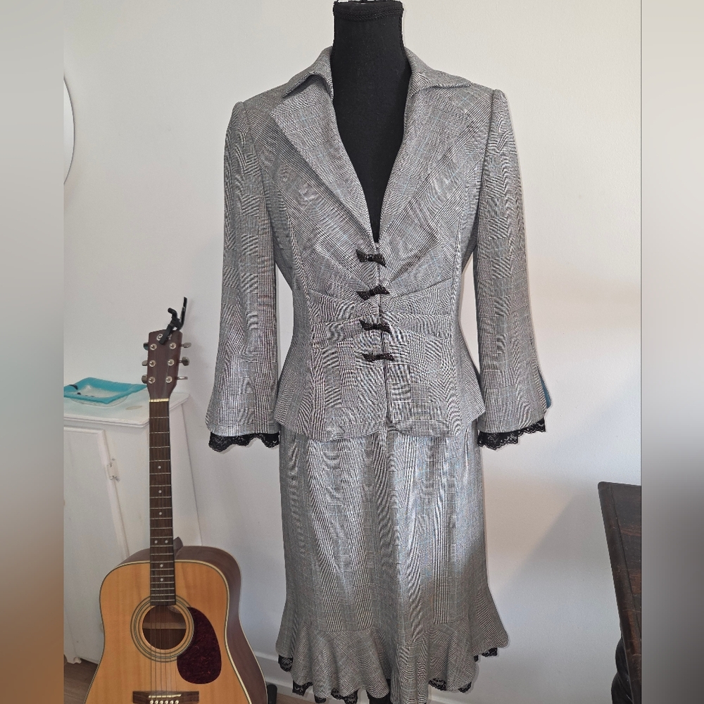 Kay Unger plaid/lace wool blend suit Sz 6